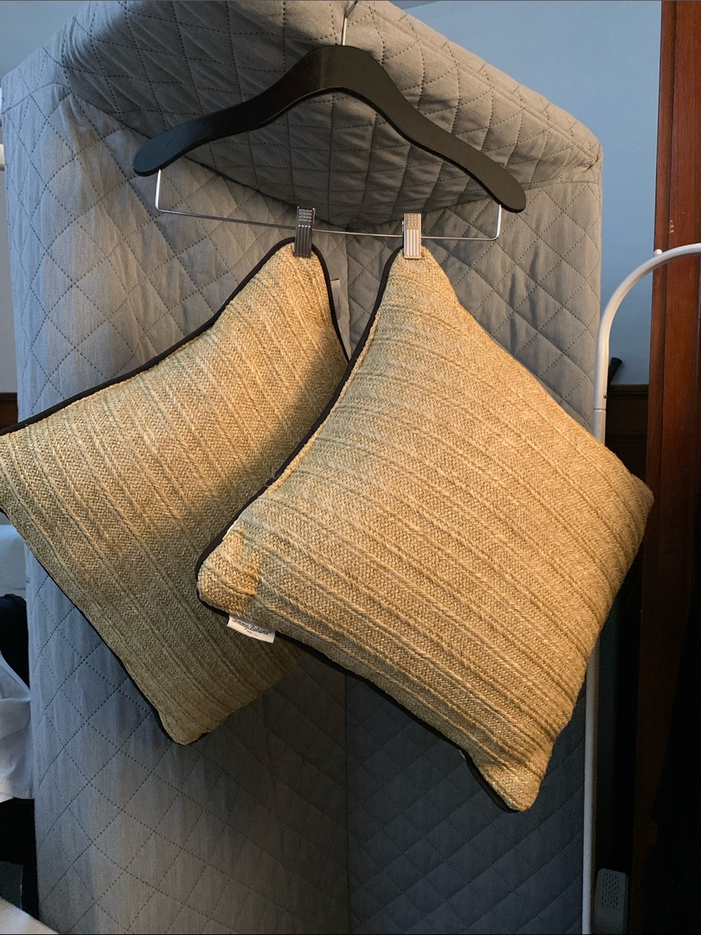 Textured Decorative Throw Pillows - Gold